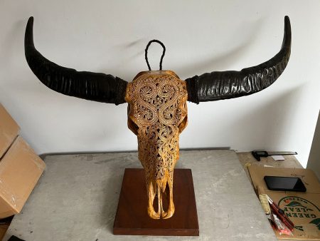 Bali Skull Wasserbüffel Schädel gold. Handgefertigter Bali Skull, traditionell hergestellt auf Bali, ein Unikat als Wanddeko.